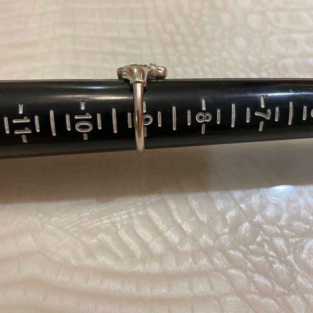 Silver ring - Picture 2 of 8